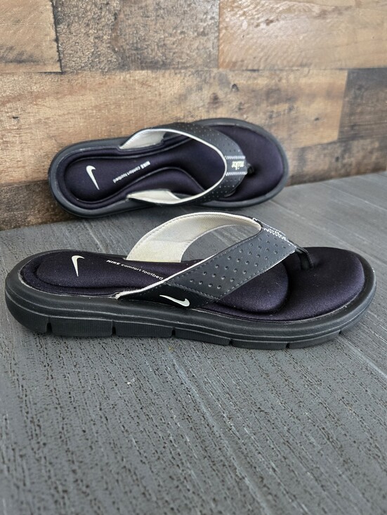 Nike Shoes - Nike Comfort Footbed Sandals Women's 7 Black White Thong Flip Flop Beach Pool